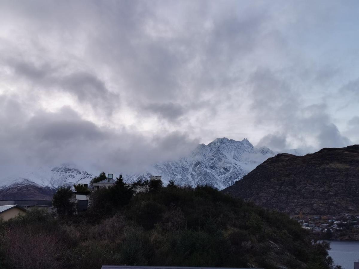 Alpine Village Views Queenstown Exterior photo